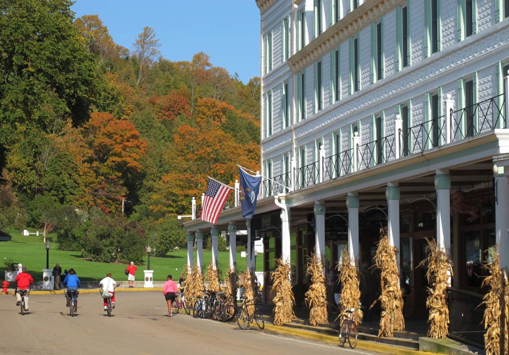 Shops and hotels decorate for the harvest season