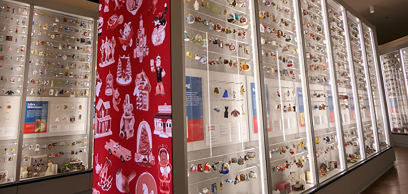 Hanging with the Ornaments